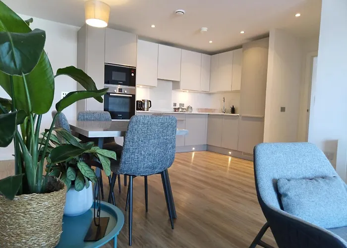Modern And Stylish Apartment In City Centre