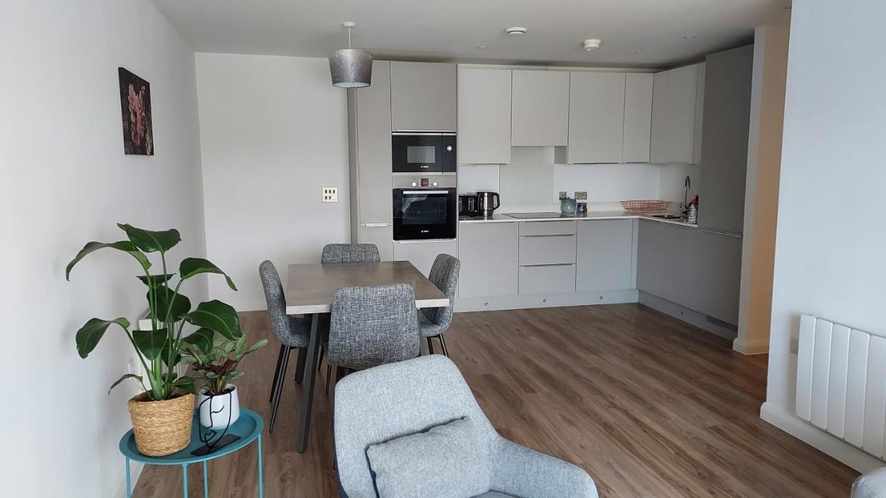 Modern And Stylish In Centre Apartment