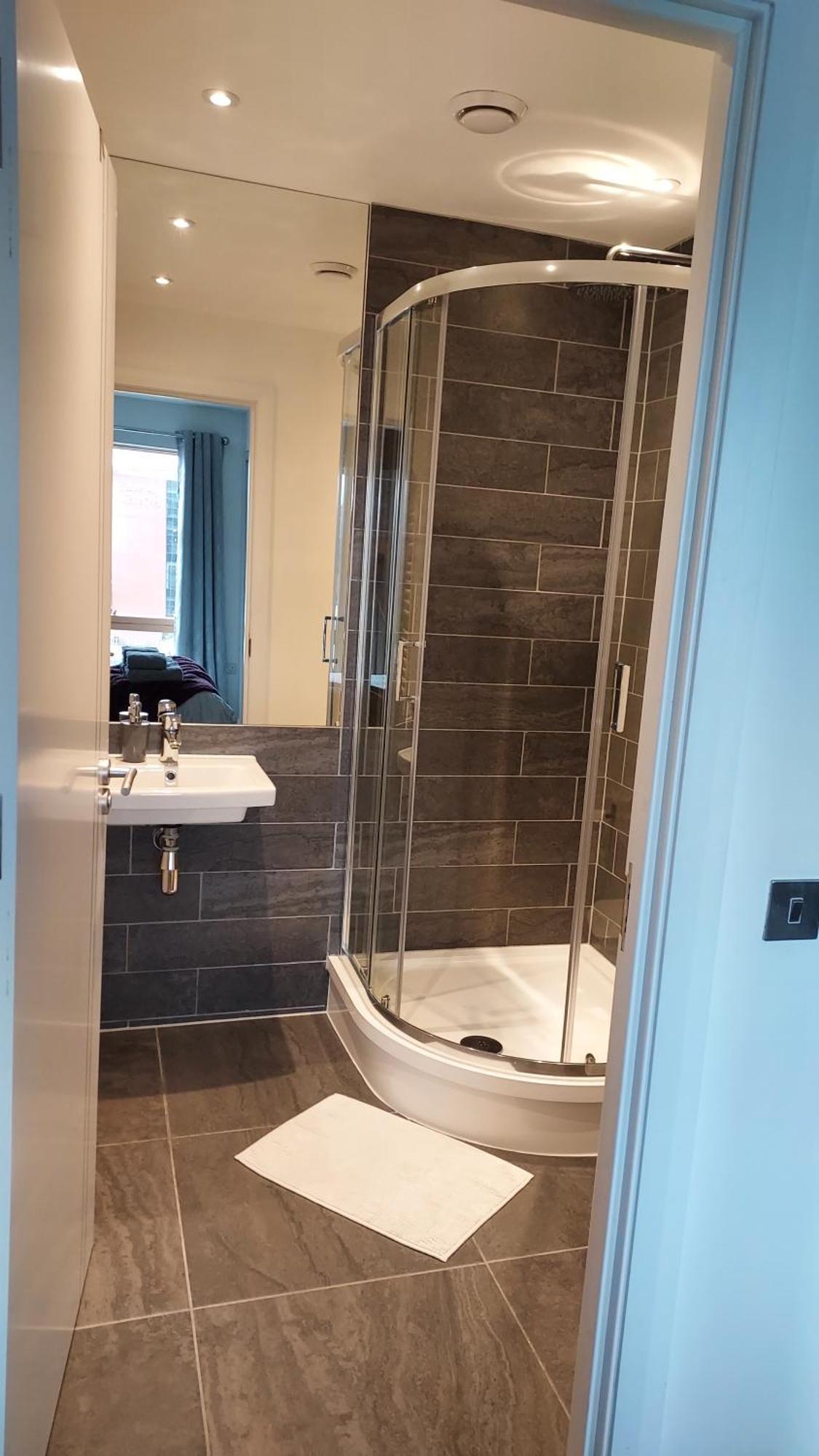 Modern And Stylish In Centre Apartment Belfast