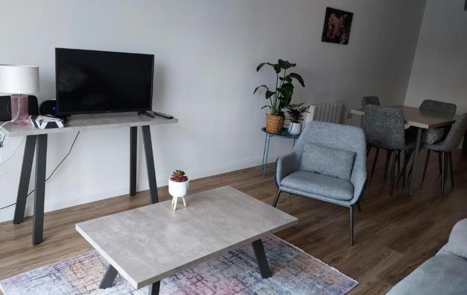Apartment Modern And Stylish In Centre Belfast